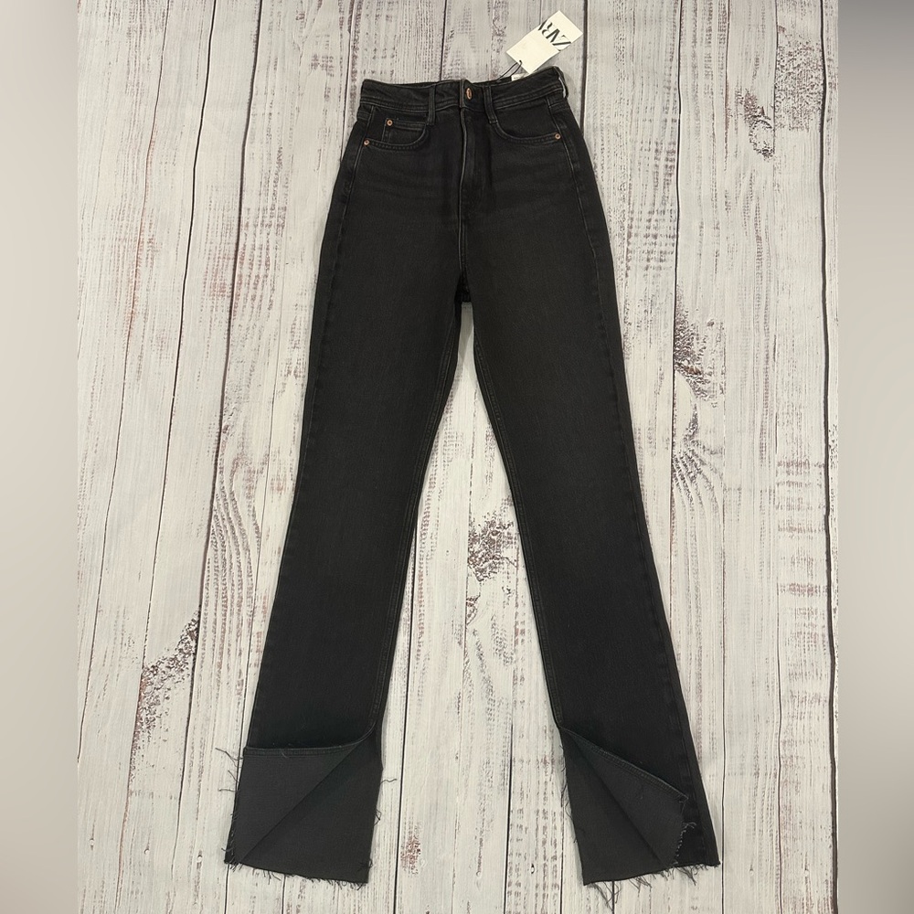 NEW Zara Slim Flare Women’s Size 2 Black Jeans Distressed Split Hem High Rise